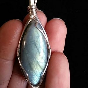 Earth Majik Minerals Jewelry - Gold and green flash Labradorite Earth Majik Minerals Jewelry - Gold and green flash Labradorite